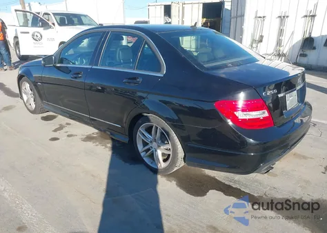 2012 Mercedes-Benz C 250 Sport из США, поврежденный, VIN WDDGF4HB6CA715203